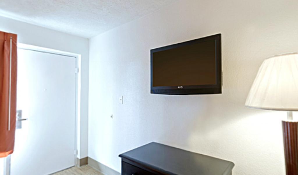 Econo Lodge Metropolis Δωμάτιο φωτογραφία