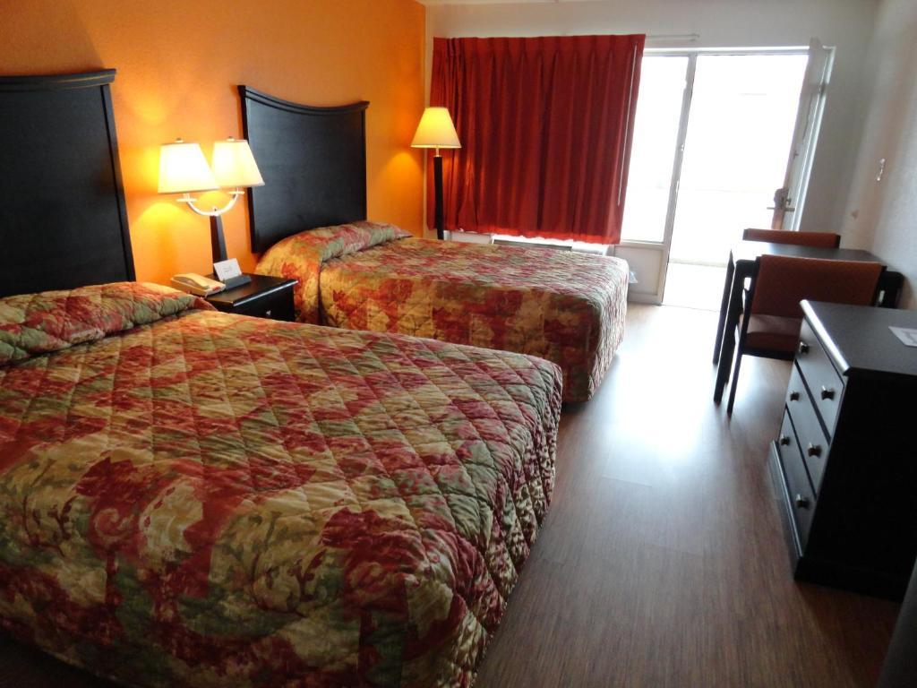 Econo Lodge Metropolis Δωμάτιο φωτογραφία